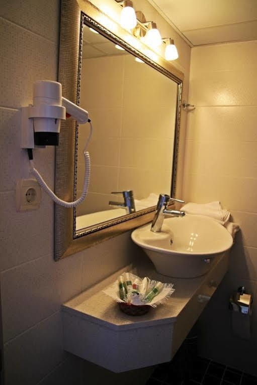 Ileri Hotel & Apartments Кешме Экстерьер фото